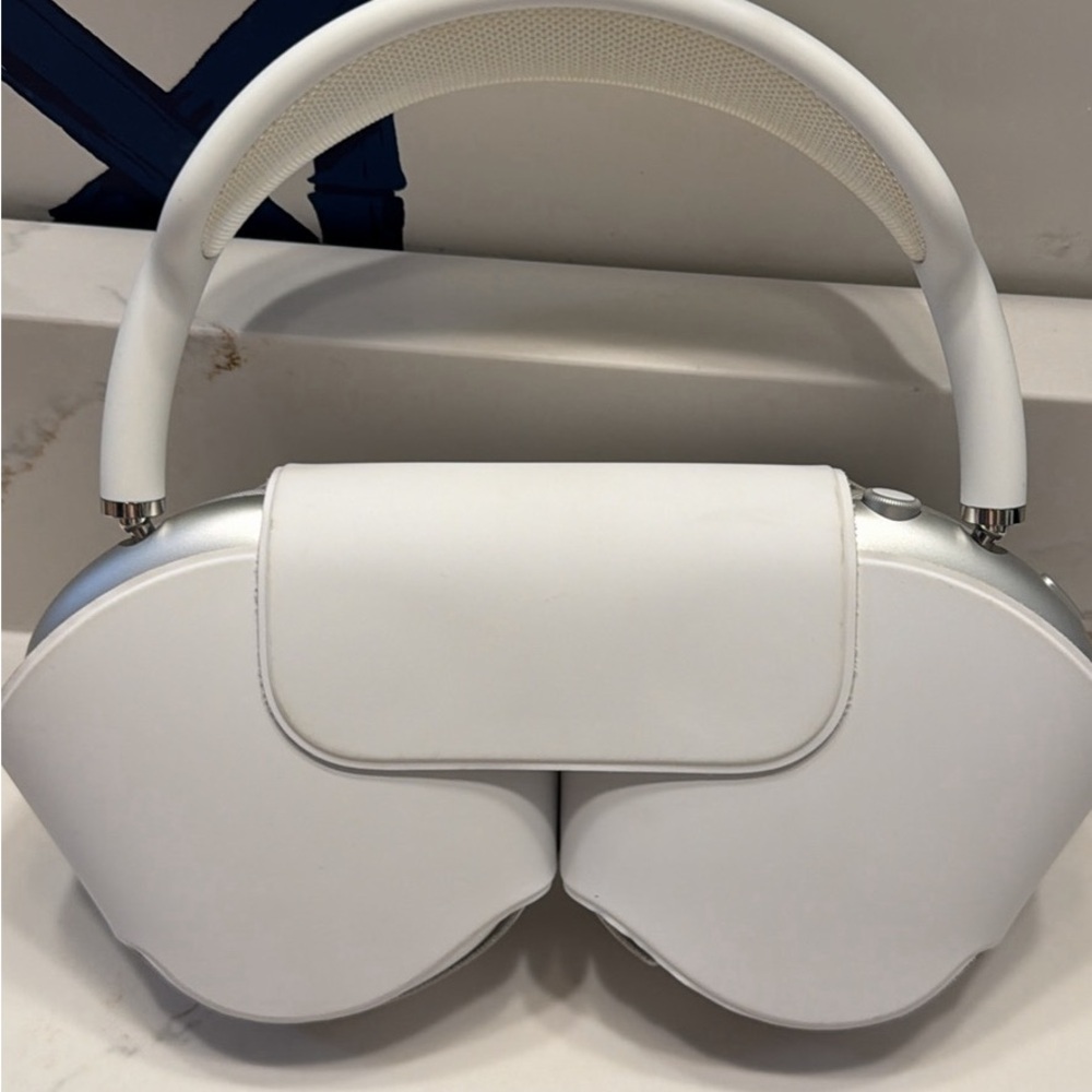 Apple AirPods Max Headphones
